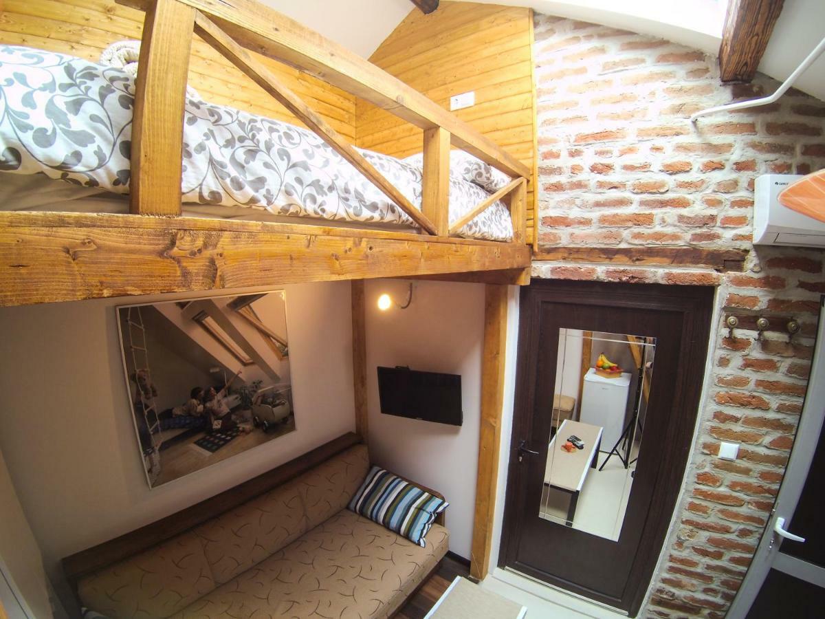 Vitosha Blvd - Attic Апартаменти Софія